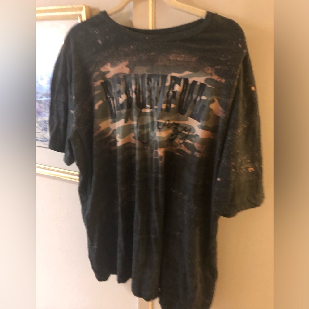 L.A.T. Apparel Beautiful Crazy Tee - 940 *tee deal $30 or $25 w/offer
